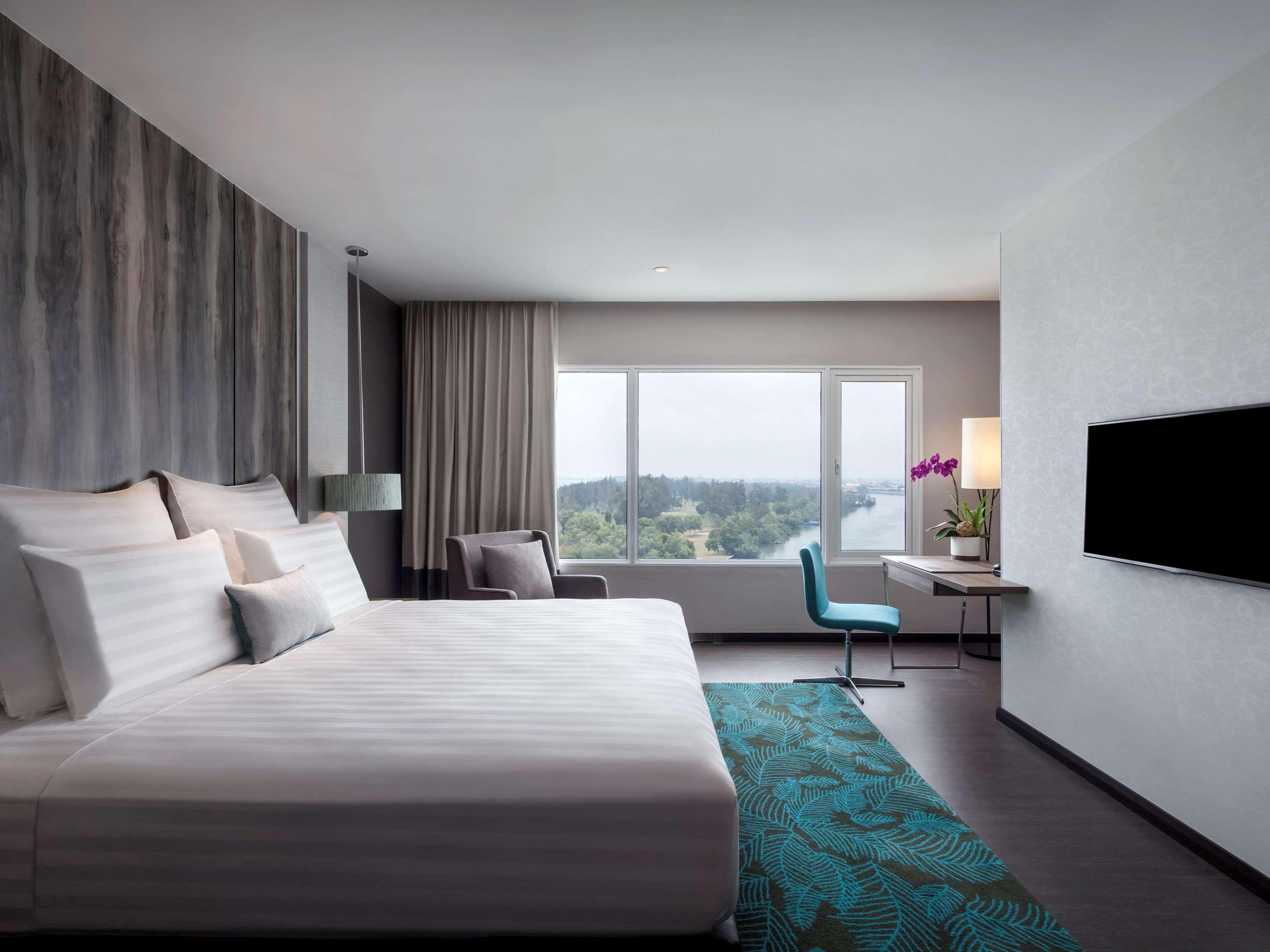 Pullman Miri Waterfront Hotell Exteriör bild Deluxe Room