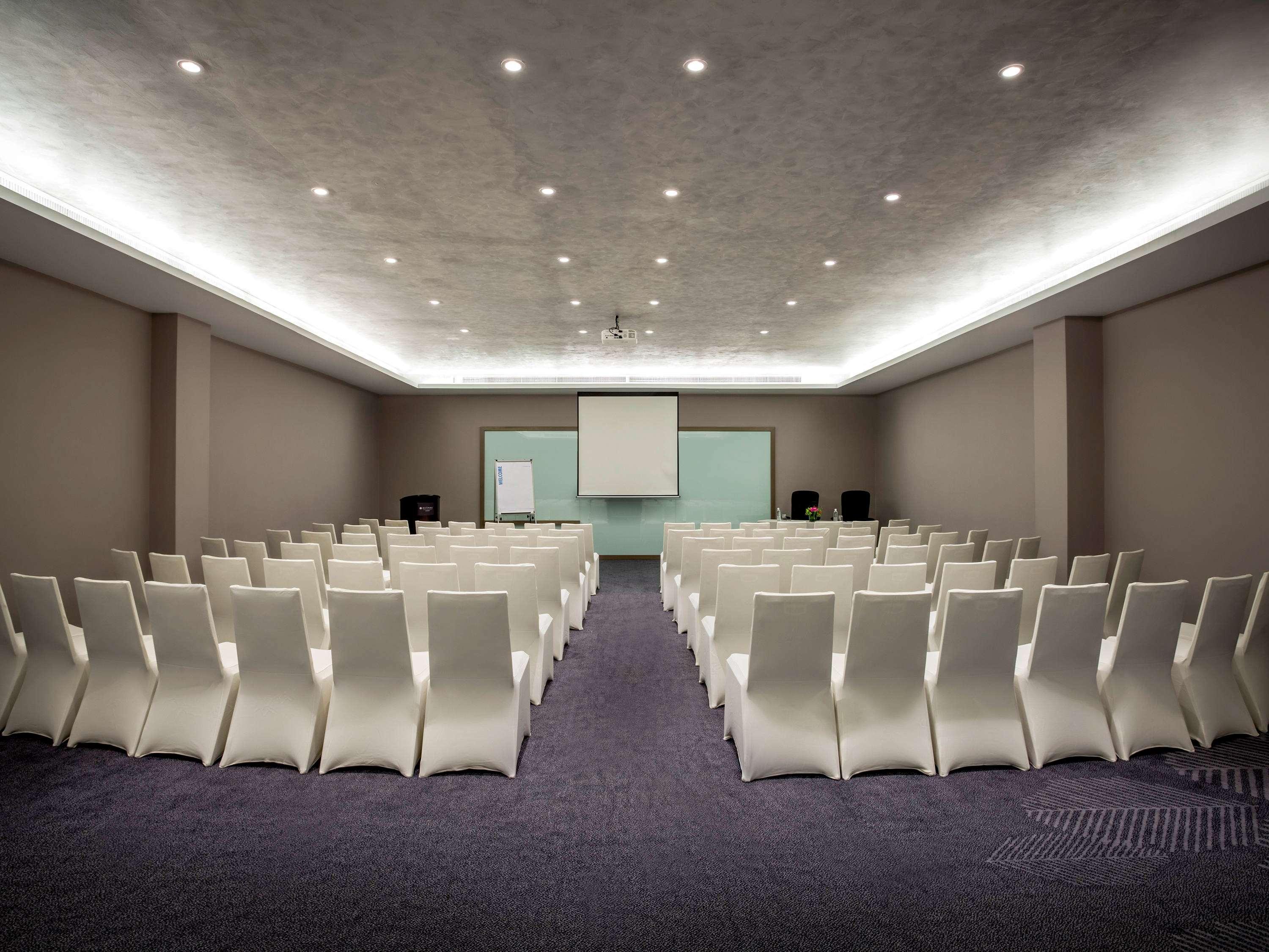 Pullman Miri Waterfront Hotell Exteriör bild Meeting room